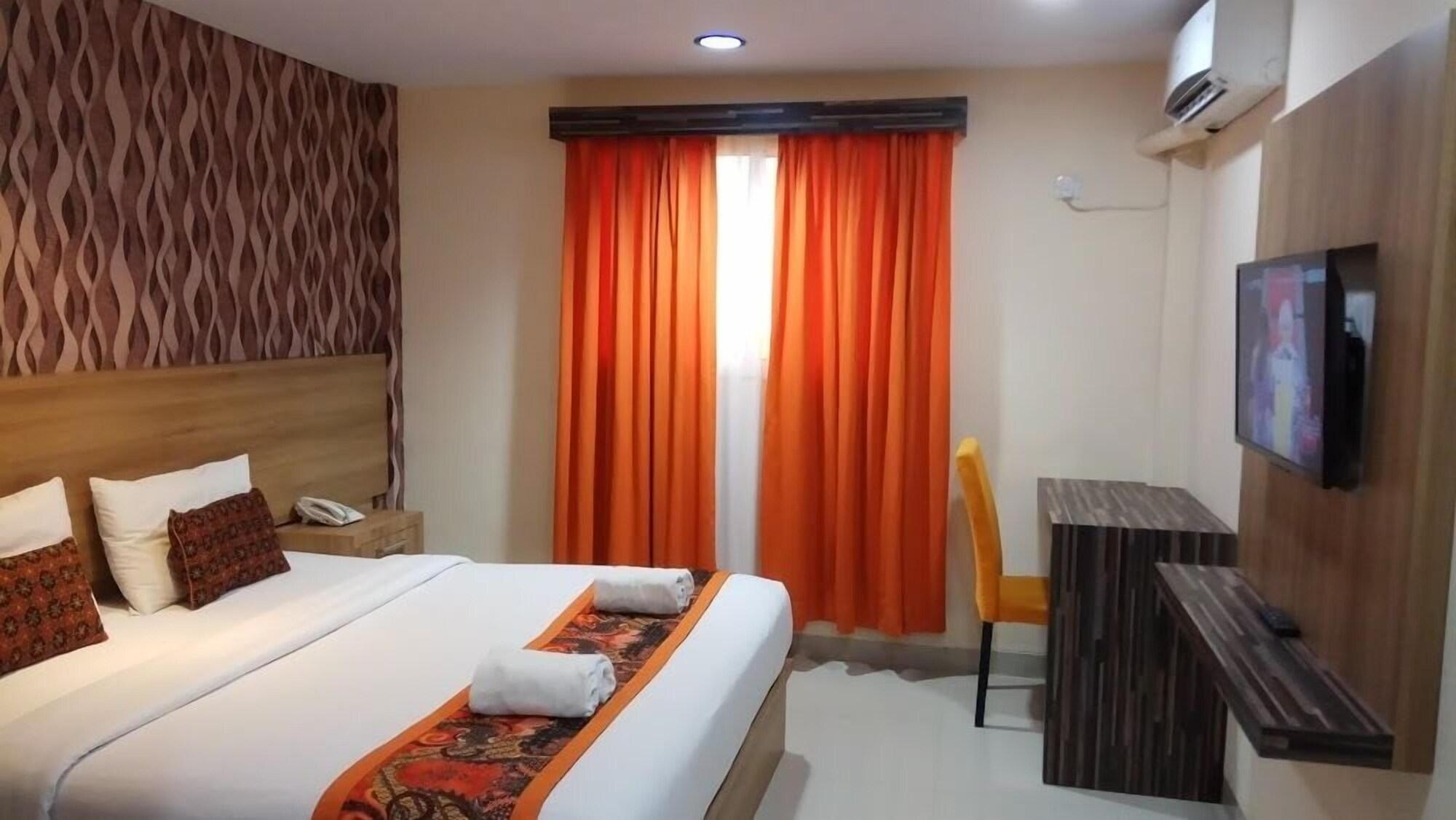 New D'Dhave Hotel 巴东 外观 照片
