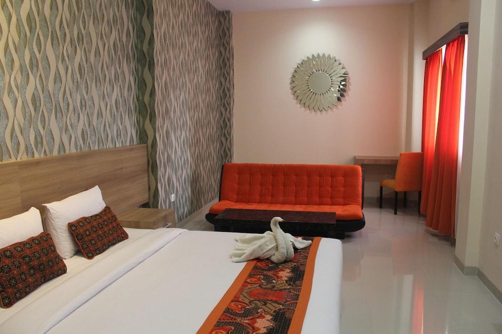 New D'Dhave Hotel 巴东 外观 照片