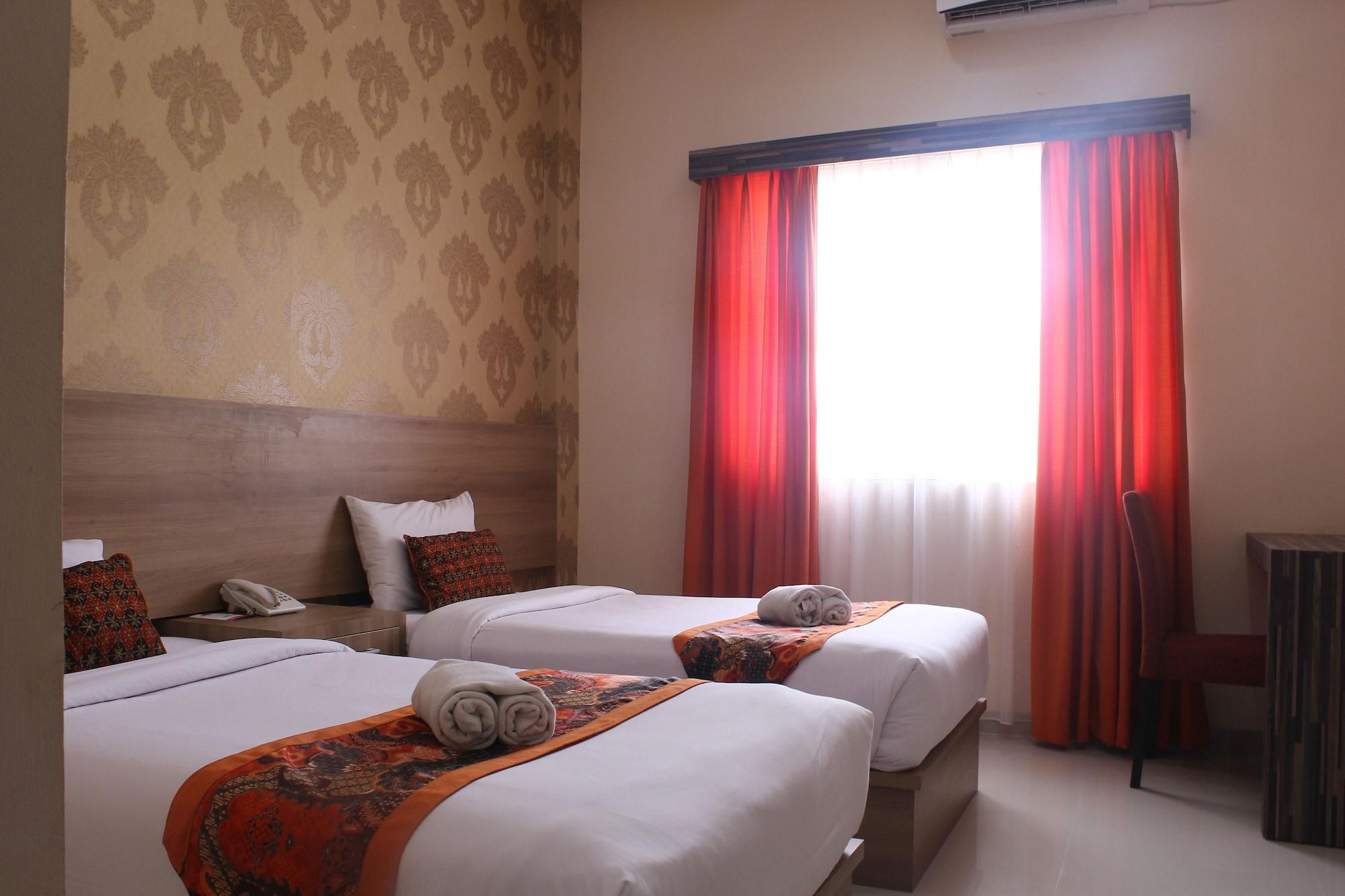 New D'Dhave Hotel 巴东 外观 照片
