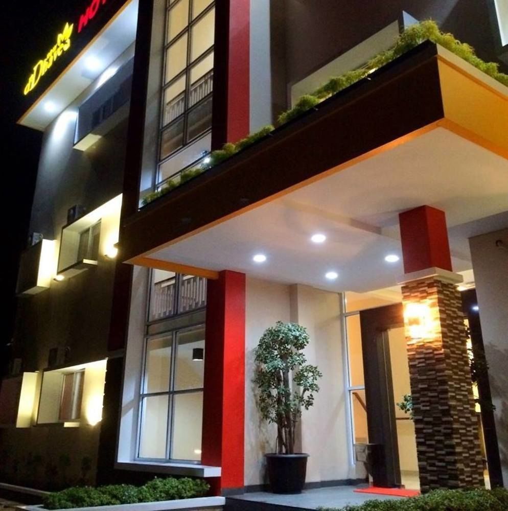 New D'Dhave Hotel 巴东 外观 照片