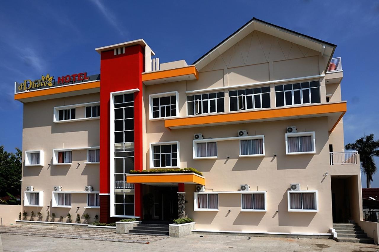 New D'Dhave Hotel 巴东 外观 照片