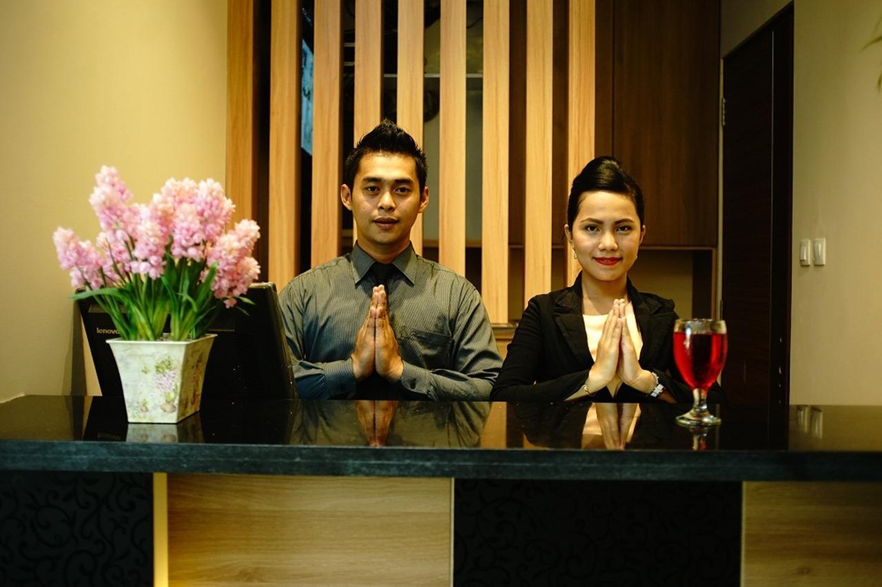 New D'Dhave Hotel 巴东 外观 照片